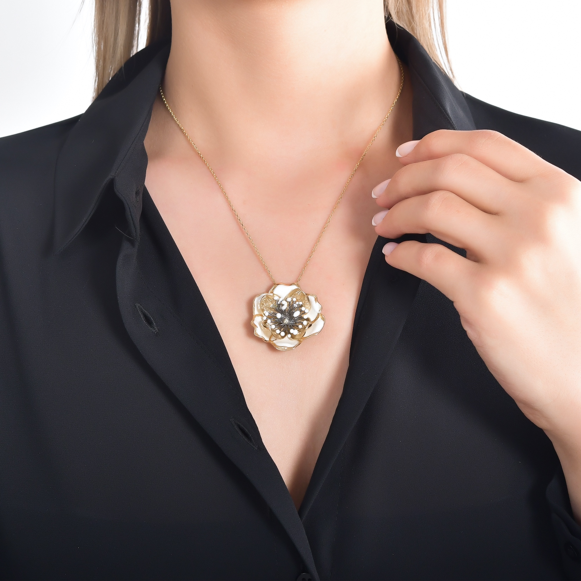 White Dreams колье