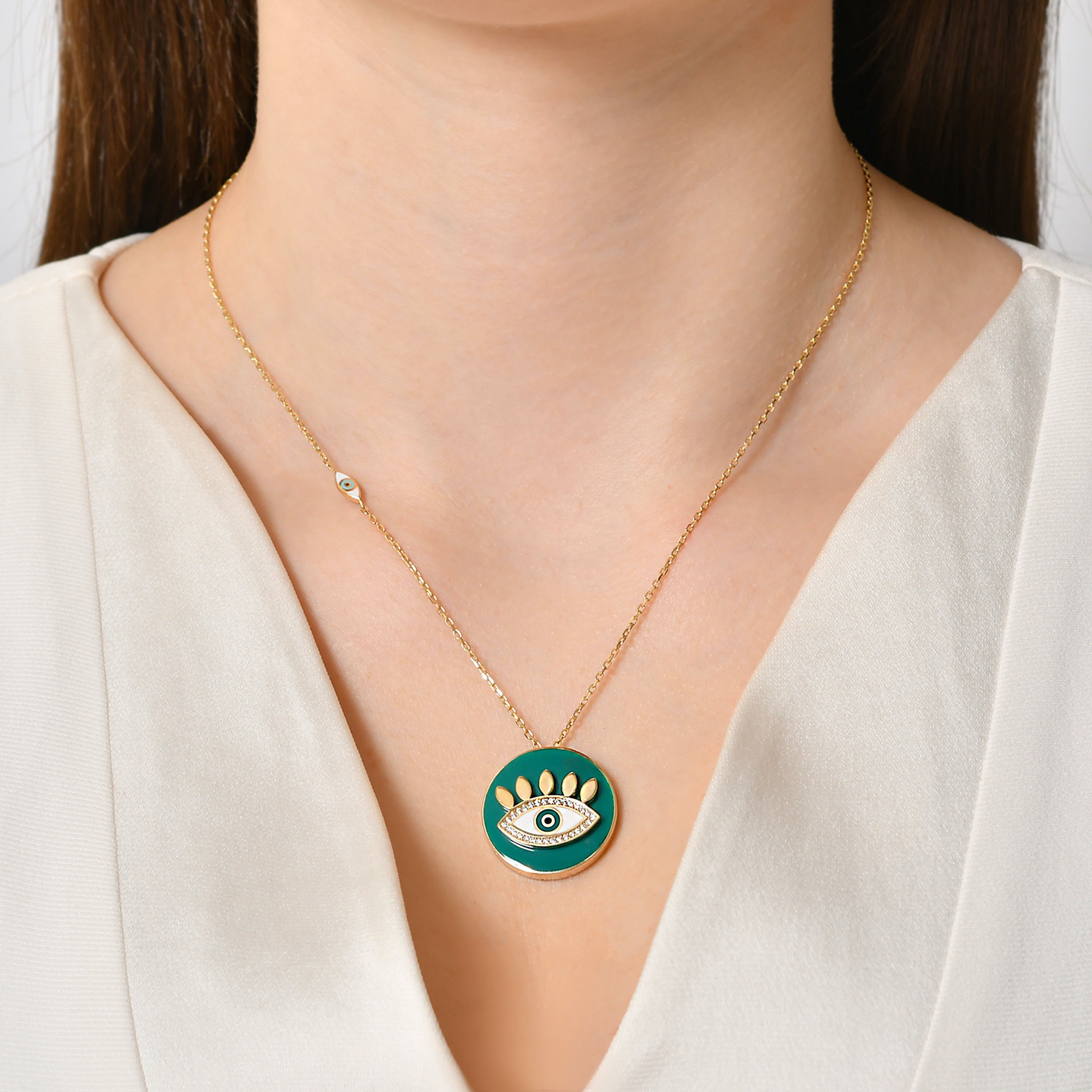 Eyes On You колье