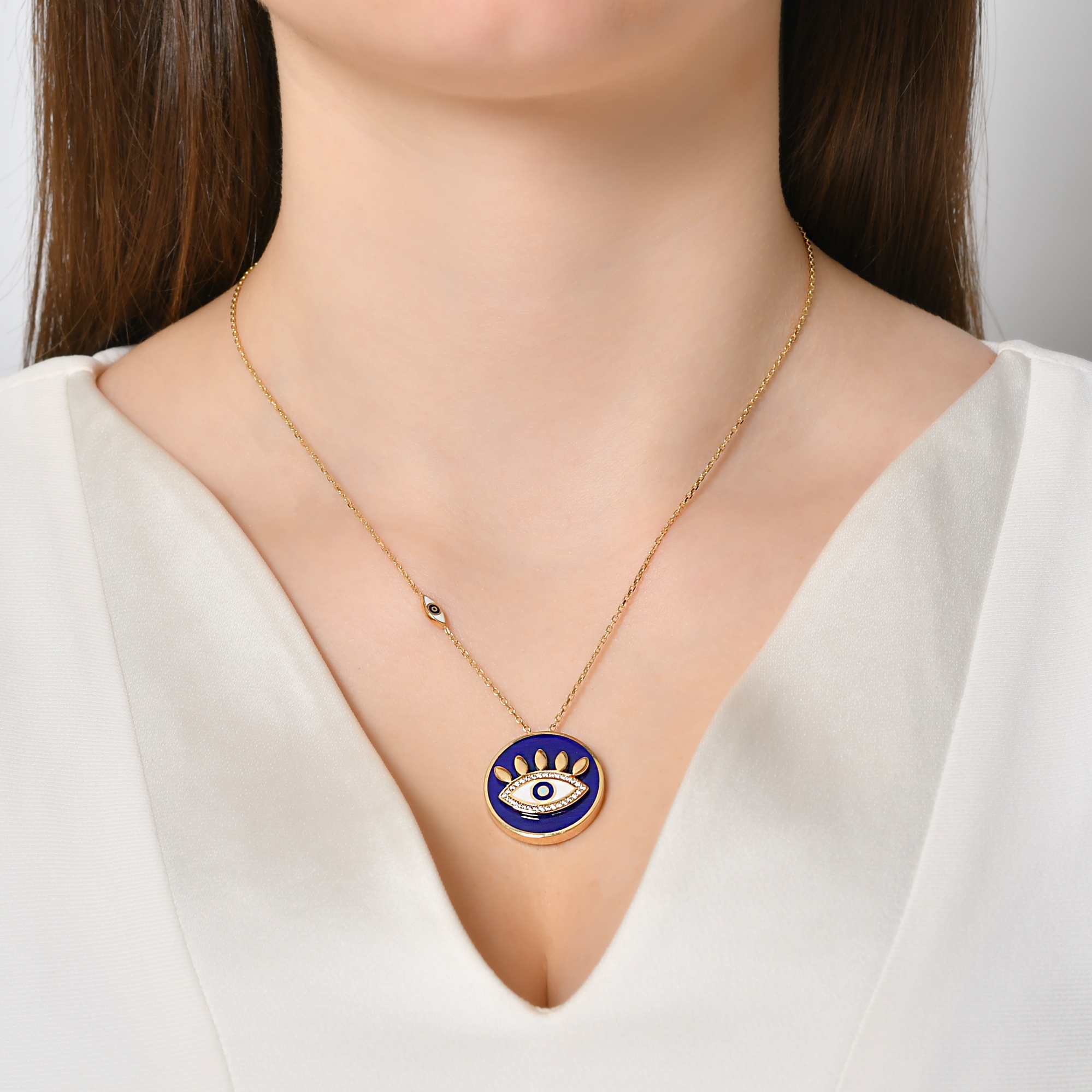 Eyes On You колье