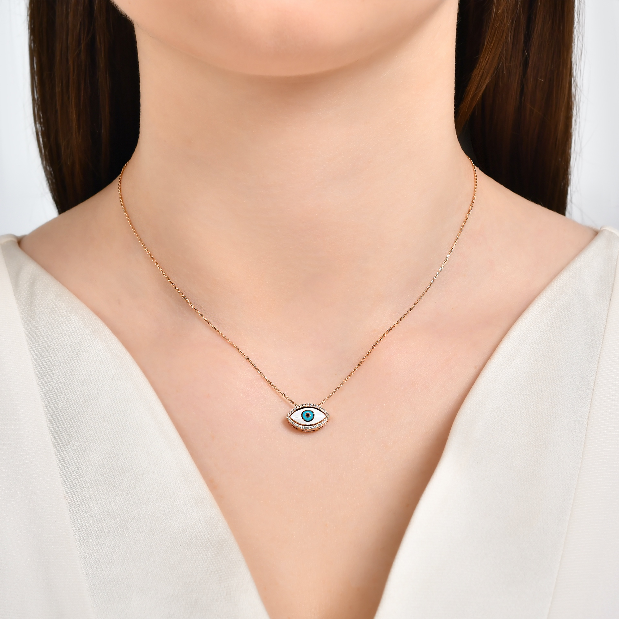 Eyes On You колье