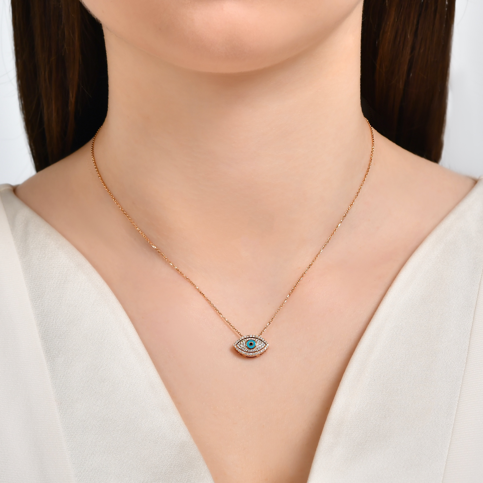 Eyes On You колье