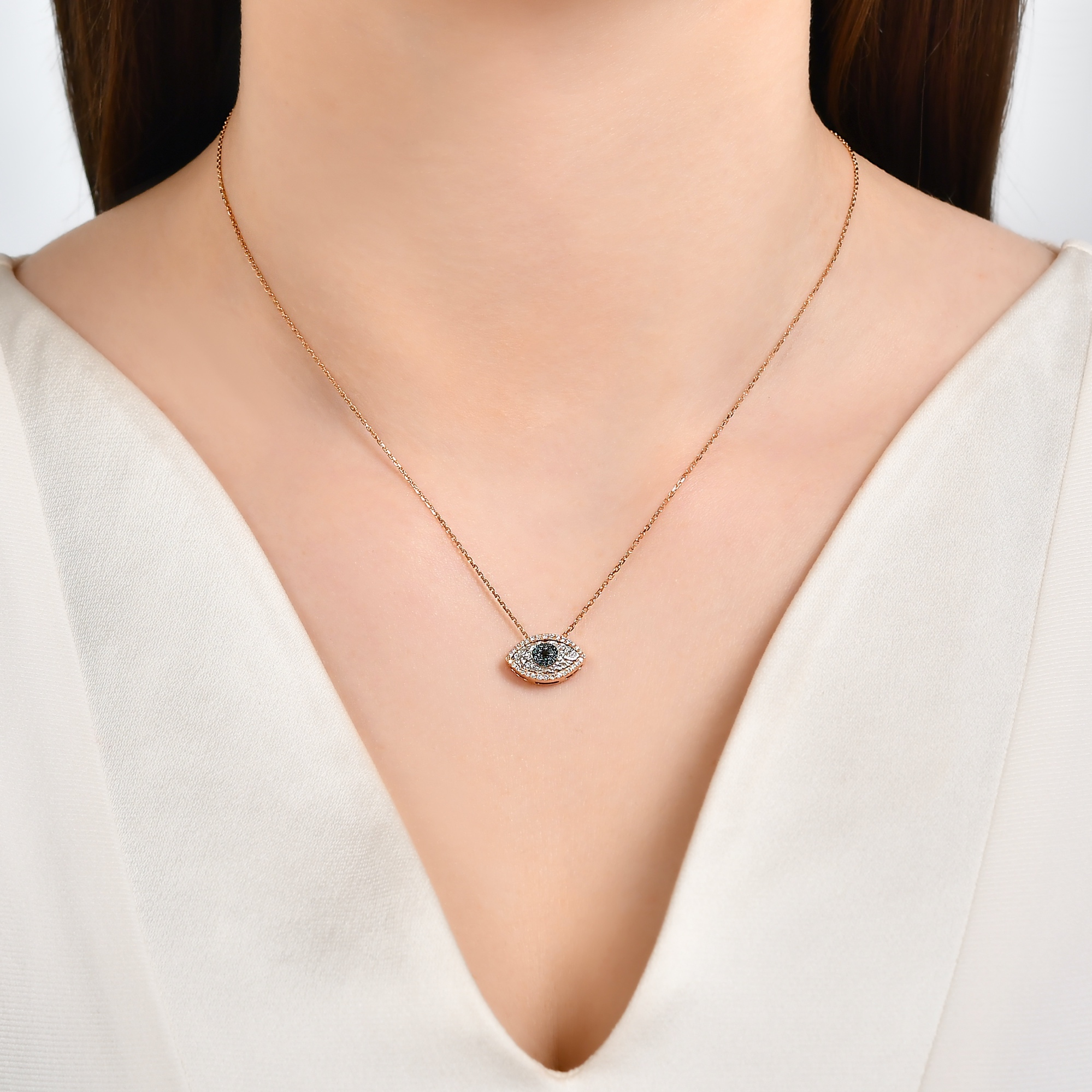 Eyes On You колье