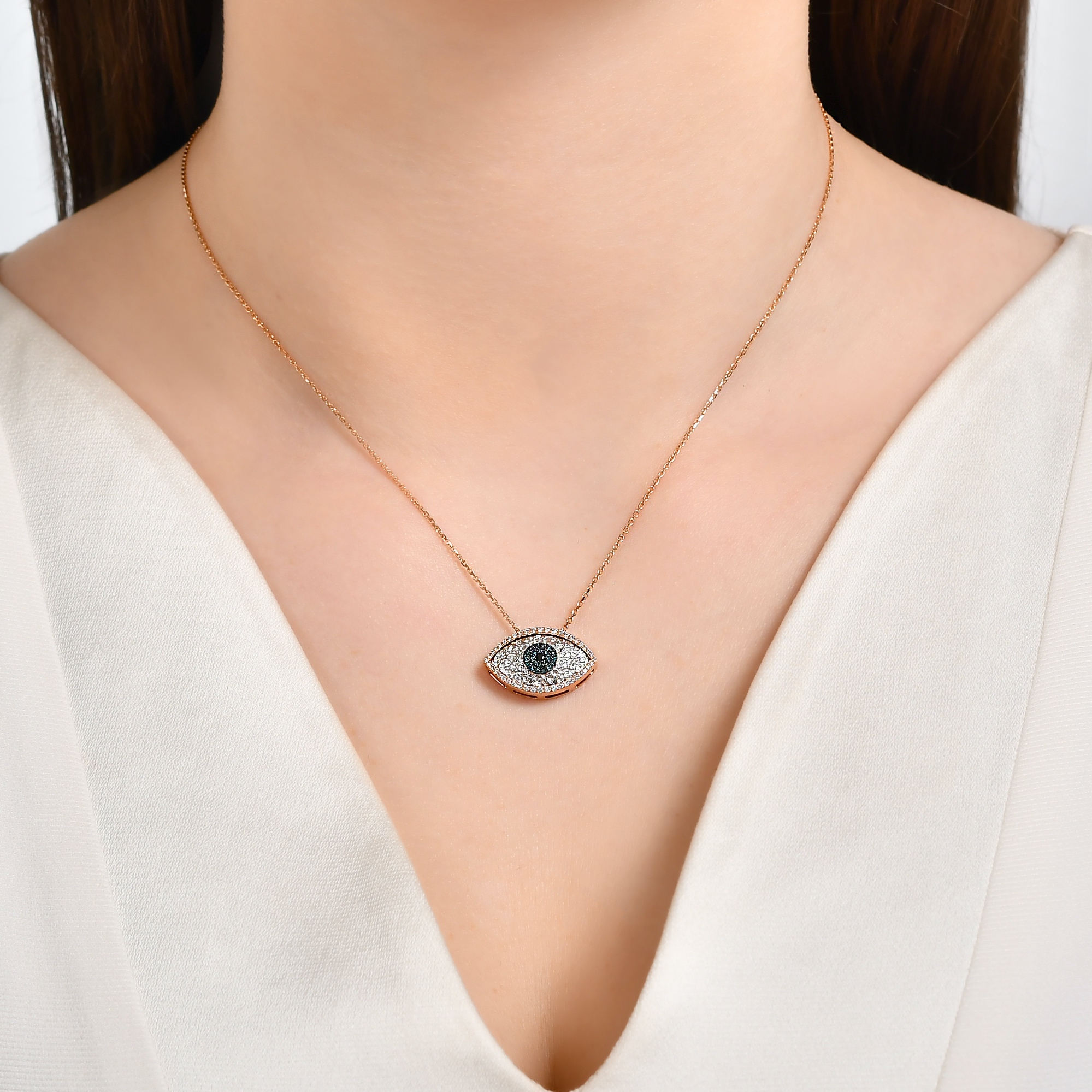 Eyes On You колье